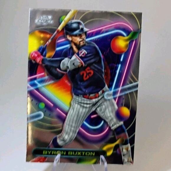 2023 Topps Cosmic Chrome - Byron Buxton #13 - Picture 2 of 5